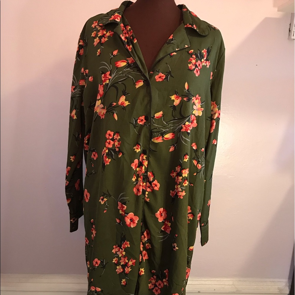 BooHoo Size 12 Green Long Sleeve Floral Dress